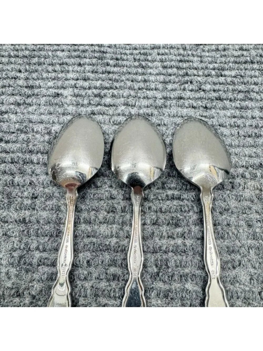 Lot Of 3 Oneida VALERIE Dessert Soup Spoons Tablespoons Distinction Deluxe HH